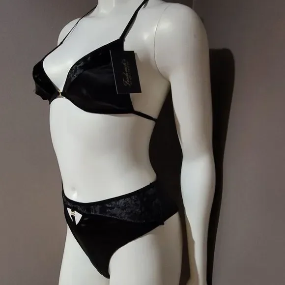 Fredericks of Hollywood Asha Velvet And Lace Lingerie Bra Set  Black - Picture 3 of 15